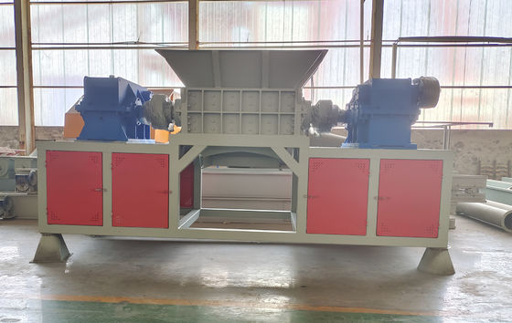 Trituradora de árbol único para reciclaje de residuos plásticos y procesamiento de aleaciones multifuncionales