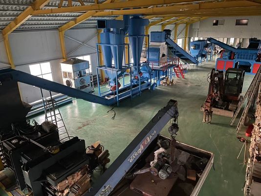 Gran capacidad 135kw trituradora de hojas de madera profesional para reciclar residuos de plástico