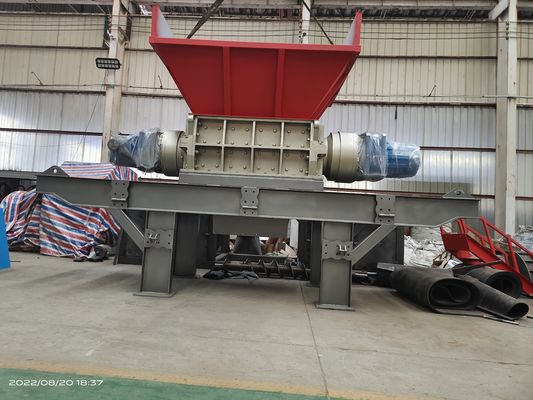 Trituradora de árbol único de 110kW para triturar materiales de desechos industriales grandes y pequeños