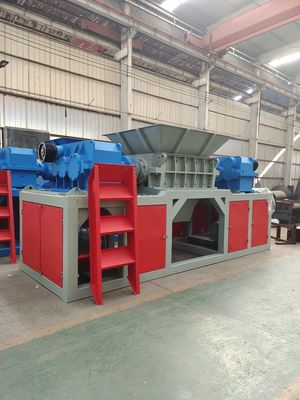 Trituradora de doble eje de funcionamiento estable para el procesamiento de chatarra de neumáticos de automóviles de un solo eje